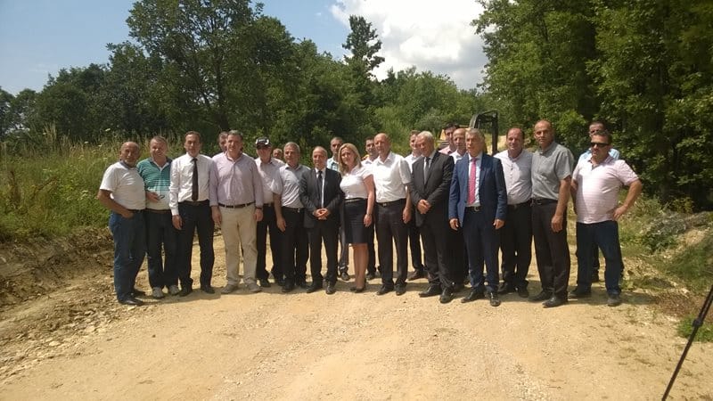 Predsednik Ilazi I minister Zharku inaugurisali početak radova na tri infrastrukturne projekte u Kačaniku