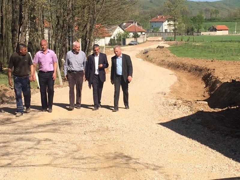 Opština Kačanik finansira projekat “Proširivanje-Kanalizacija I asfaltiranje puta u selo Nikaj- druga faza.