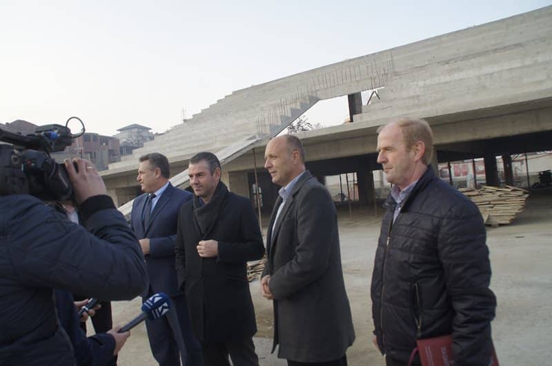 Predsednik Ilazi I Ministar Shala inspektirali radove u projektu Sportske Sale