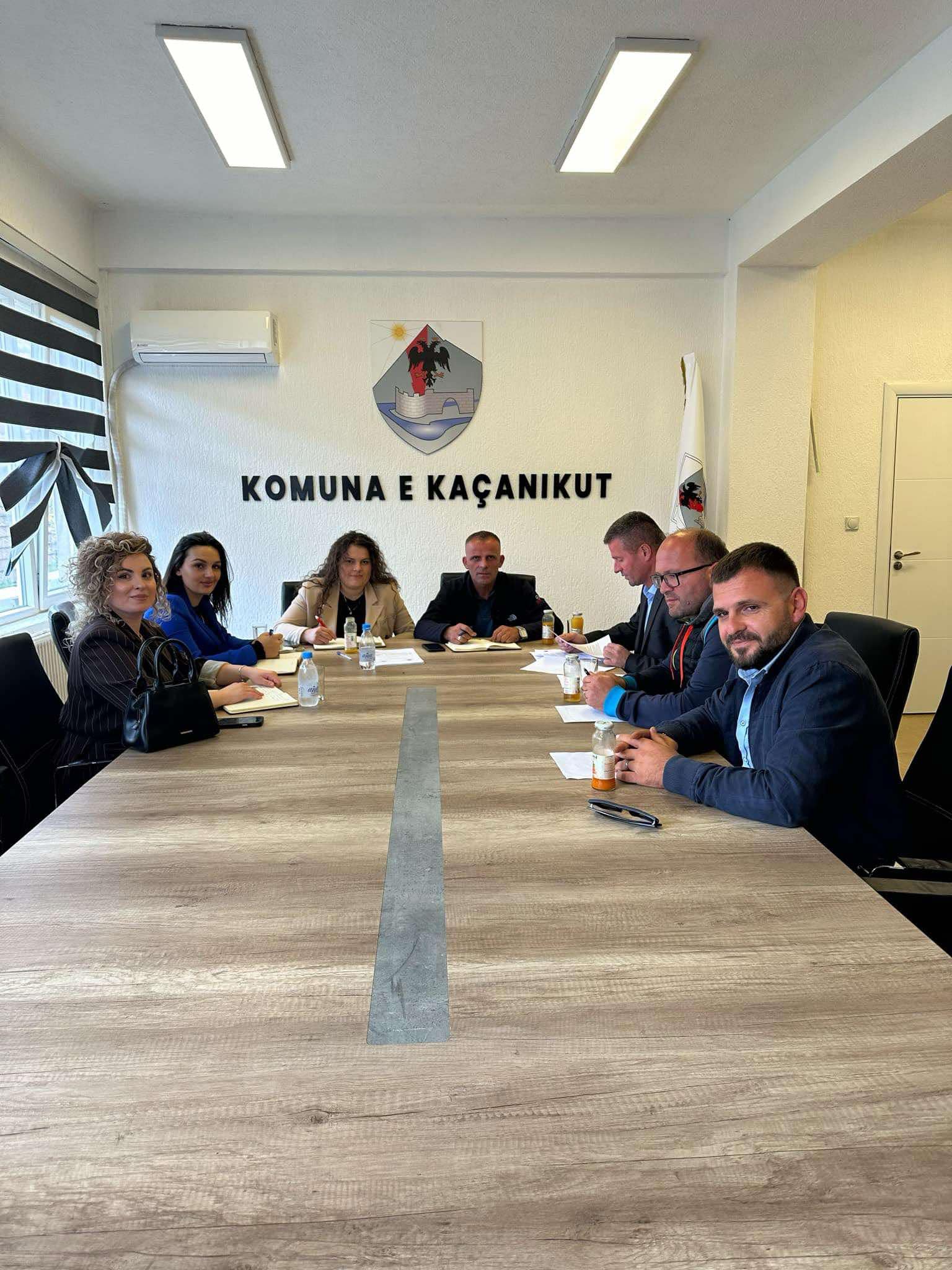 Komiteti për Komunitete mbanë mbledhjen tetë për vitin 2024